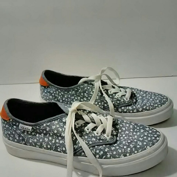 Vans Shoes - Vans floral tennis shoes